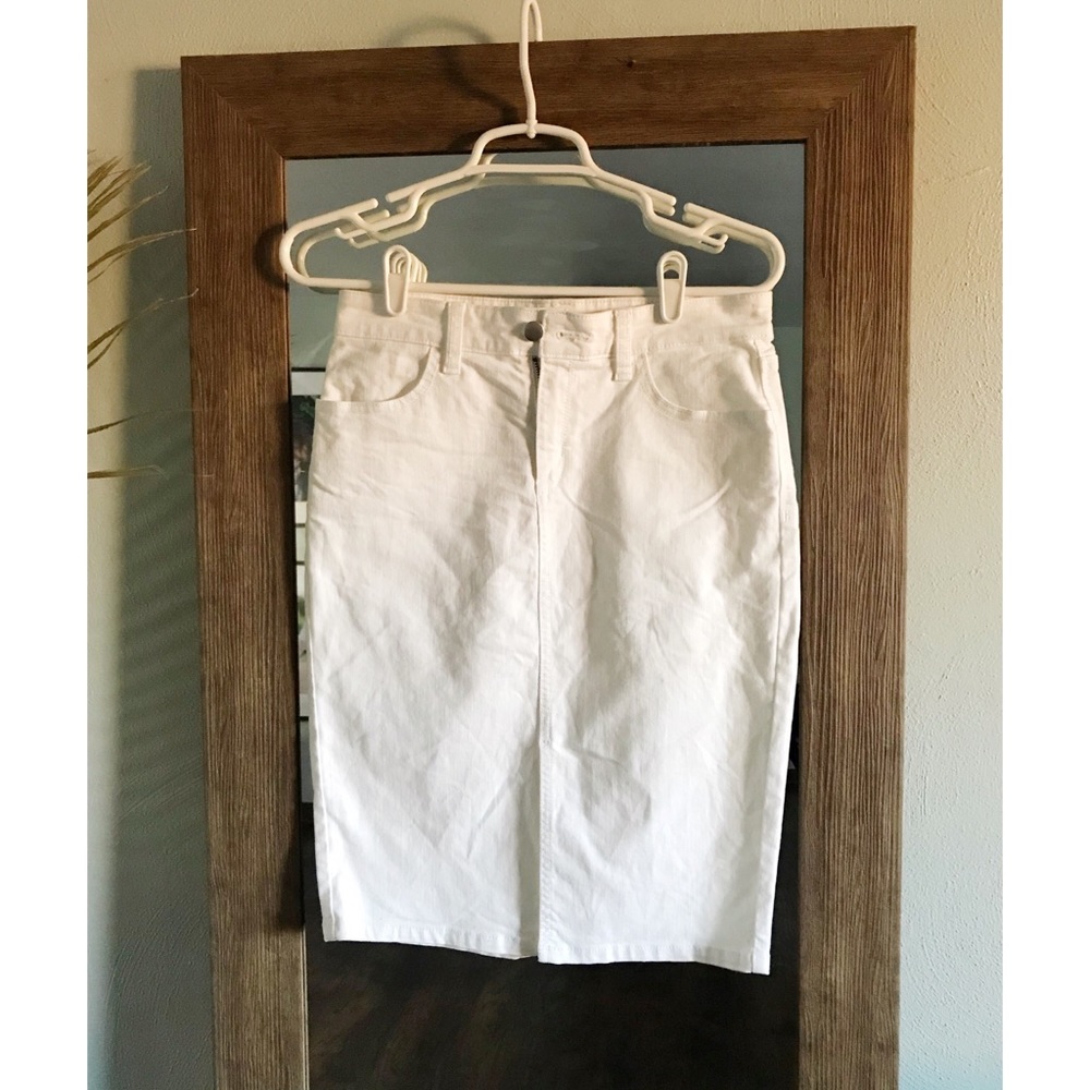 Banana Republic | White Jean Skirt